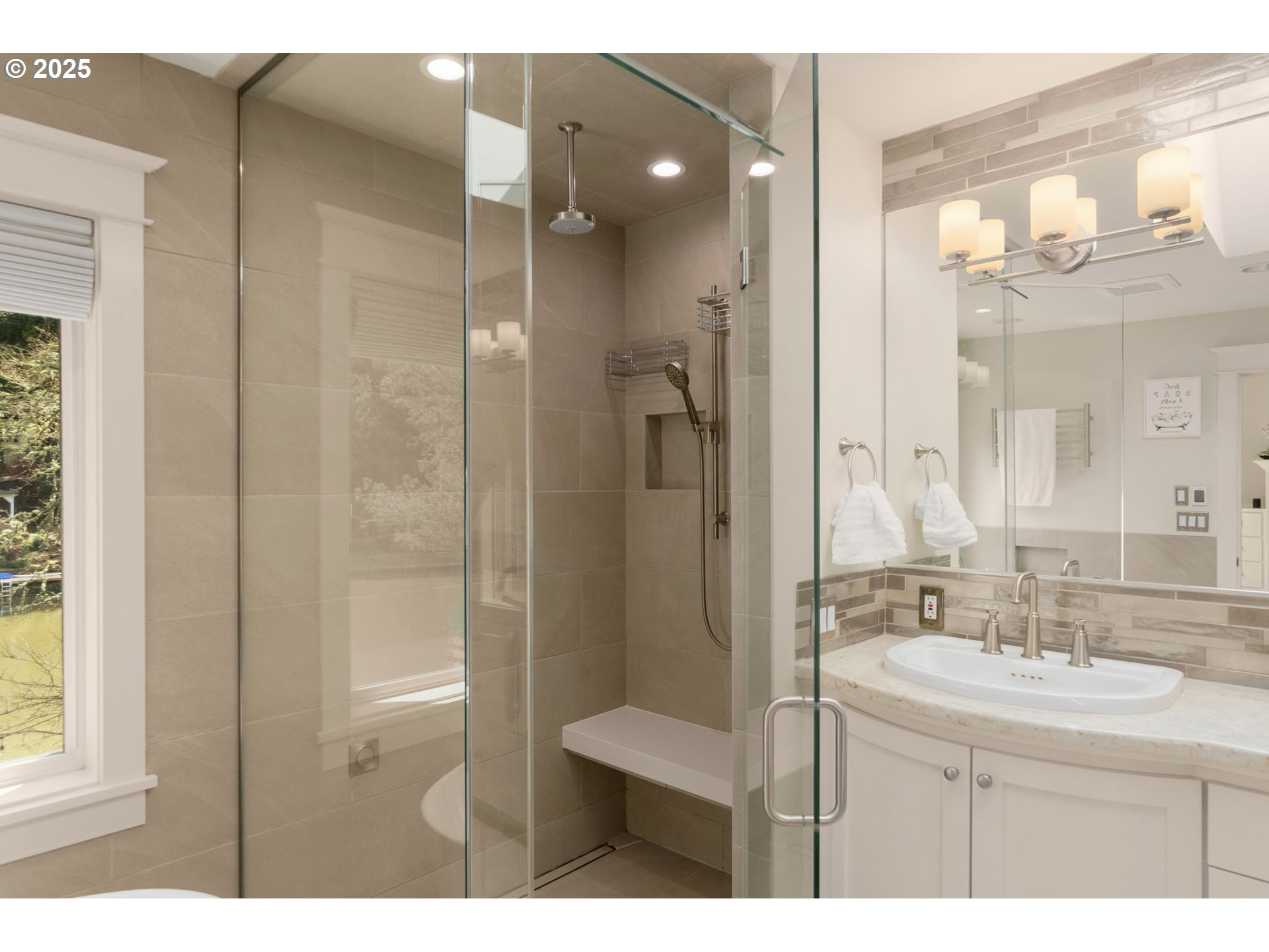 17104 Cedar Road Lake Oswego, OR 97034 - Photo 25 of 39 Gallery Image 25