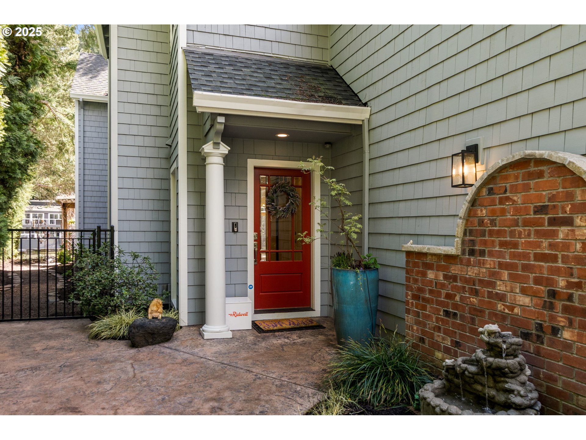 17104 Cedar Road Lake Oswego, OR 97034 - Photo 3 of 39 Gallery Image 3