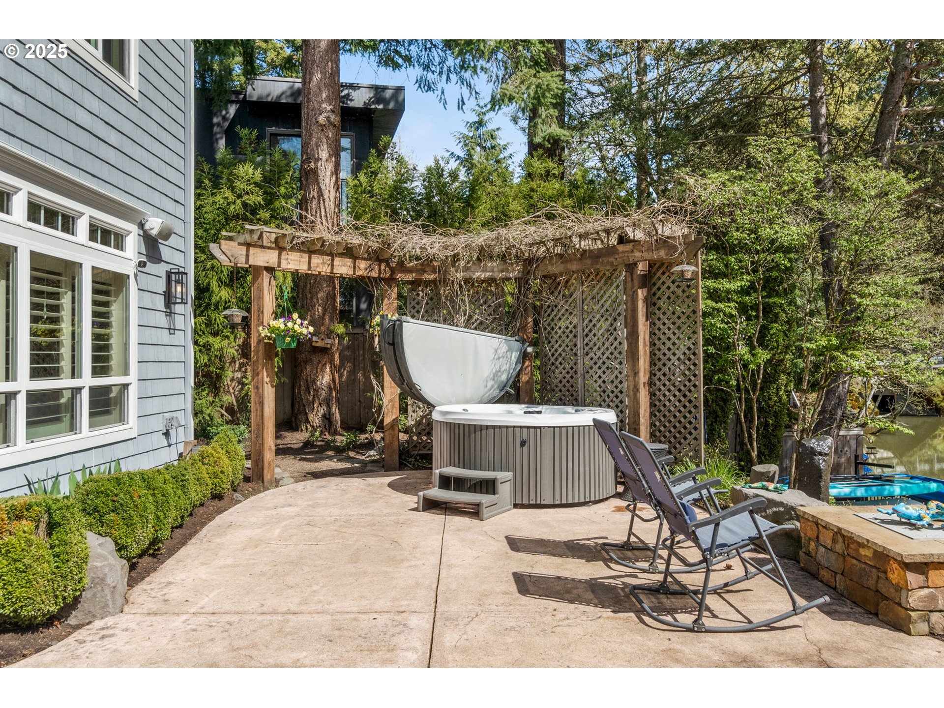 17104 Cedar Road Lake Oswego, OR 97034 - Photo 32 of 39 Gallery Image 32