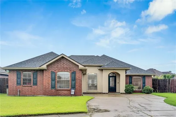 $292,500 | 2621 Daniel Court, Marrero, LA 70072