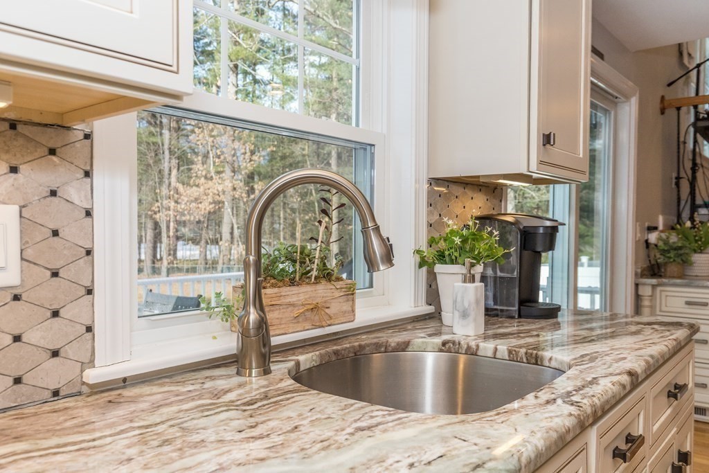 48 Plain Road Westford, MA 01886 - Photo 7 of 29