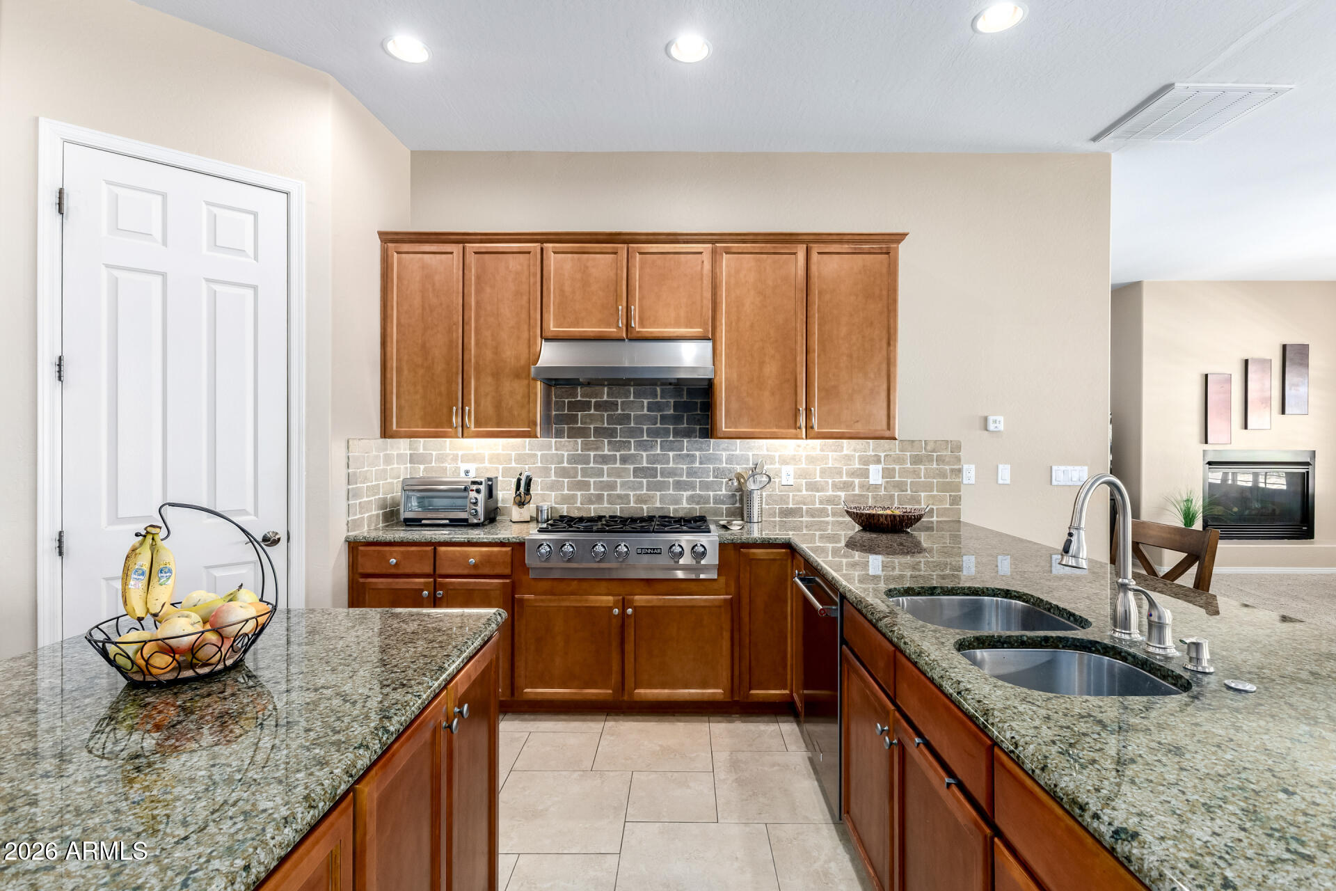 4614 East Reins Road Gilbert, AZ 85297 - Photo 16 of 51 19 Reins