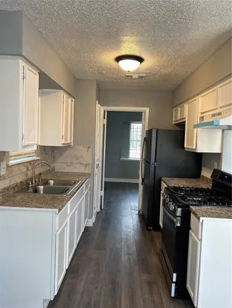 $1,800 | 11814 Bay Cedar Drive, Houston, TX 77048