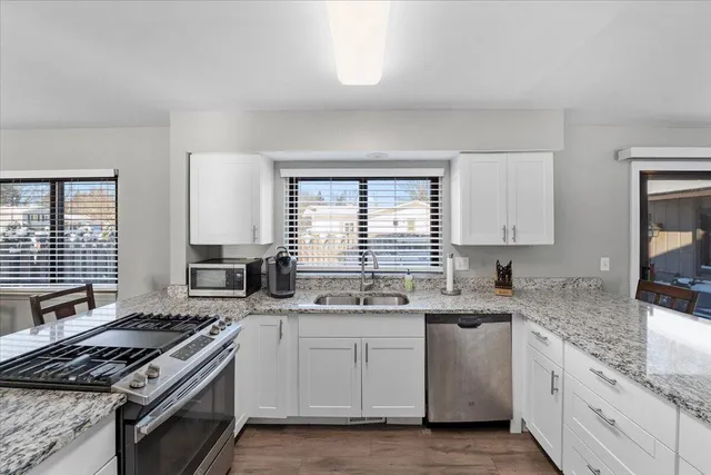 $440,000 | 1633 Majon Drive, Highland, MI 48356