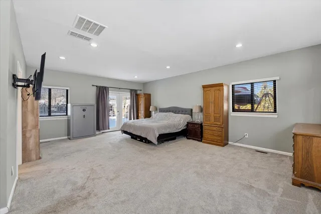 $440,000 | 1633 Majon Drive, Highland, MI 48356