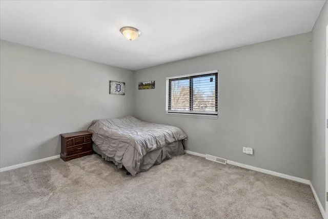 $440,000 | 1633 Majon Drive, Highland, MI 48356