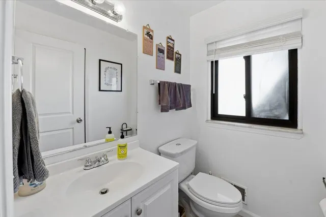 $440,000 | 1633 Majon Drive, Highland, MI 48356