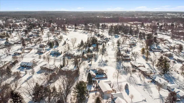 $440,000 | 1633 Majon Drive, Highland, MI 48356