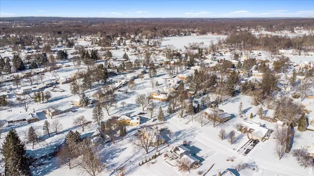 $440,000 | 1633 Majon Drive, Highland, MI 48356