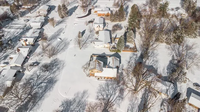 $440,000 | 1633 Majon Drive, Highland, MI 48356