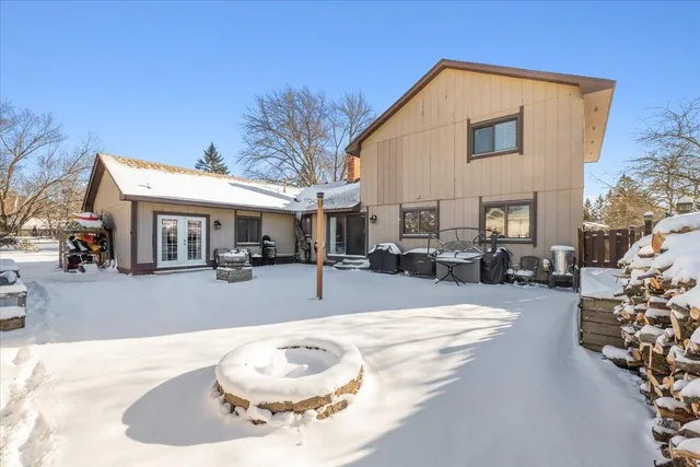 $440,000 | 1633 Majon Drive, Highland, MI 48356