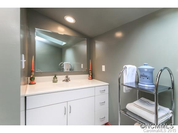 19 Reed Road Fairview, NC 28730 - Photo 15 of 21 Gallery Image 15