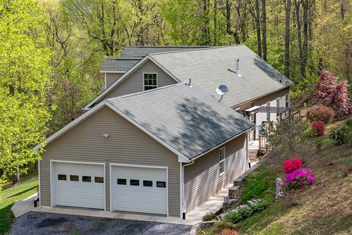 628 Reeds Gap Road Lyndhurst, VA 22952 - Photo 18 of 31 Gallery Image 18