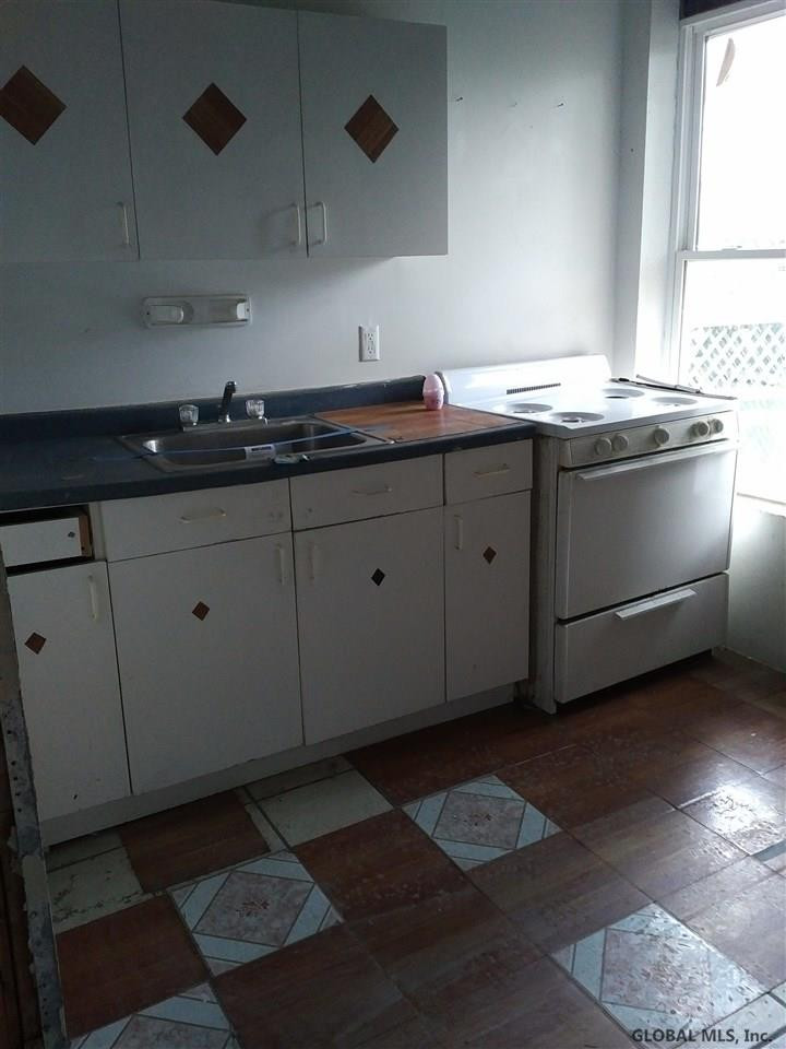 505 Hamilton Street Schenectady, NY 12305 - Photo 5 of 8 Photo 5