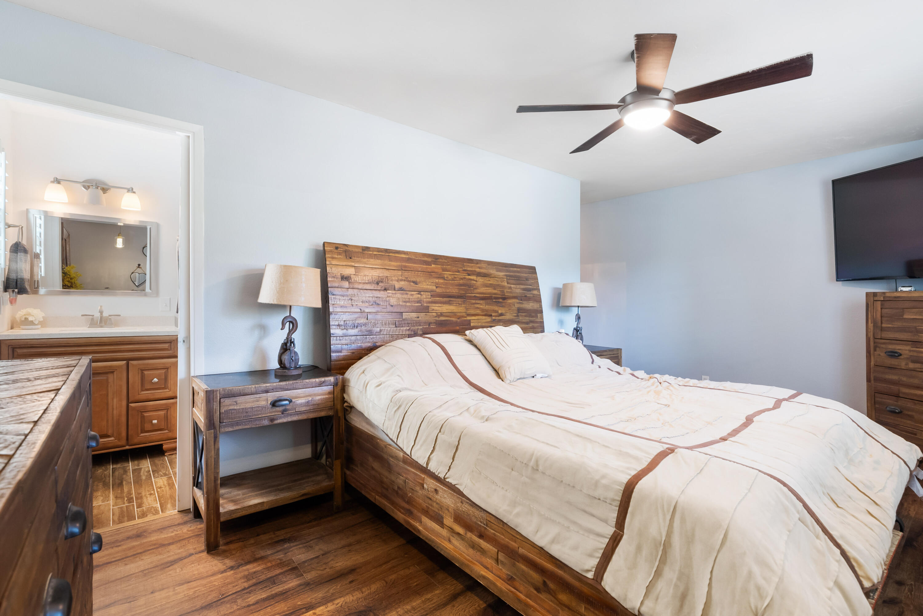 8113 Placer Road Redding, CA 96001 - Photo 12 of 41 Master Bedroom