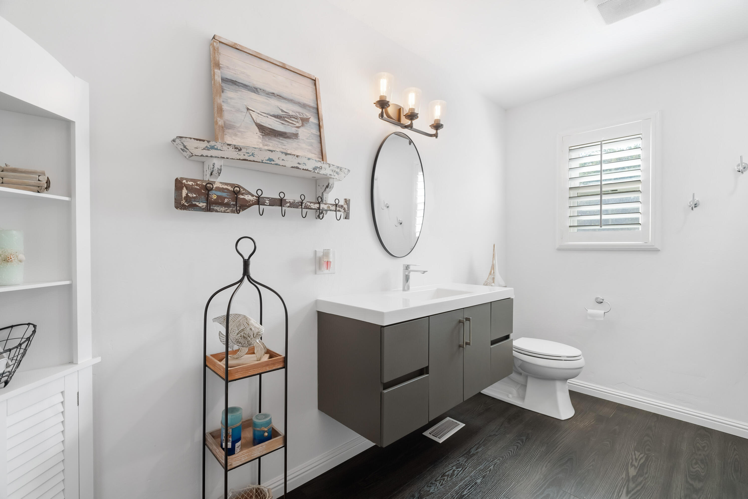 8113 Placer Road Redding, CA 96001 - Photo 21 of 41 Bathroom 1