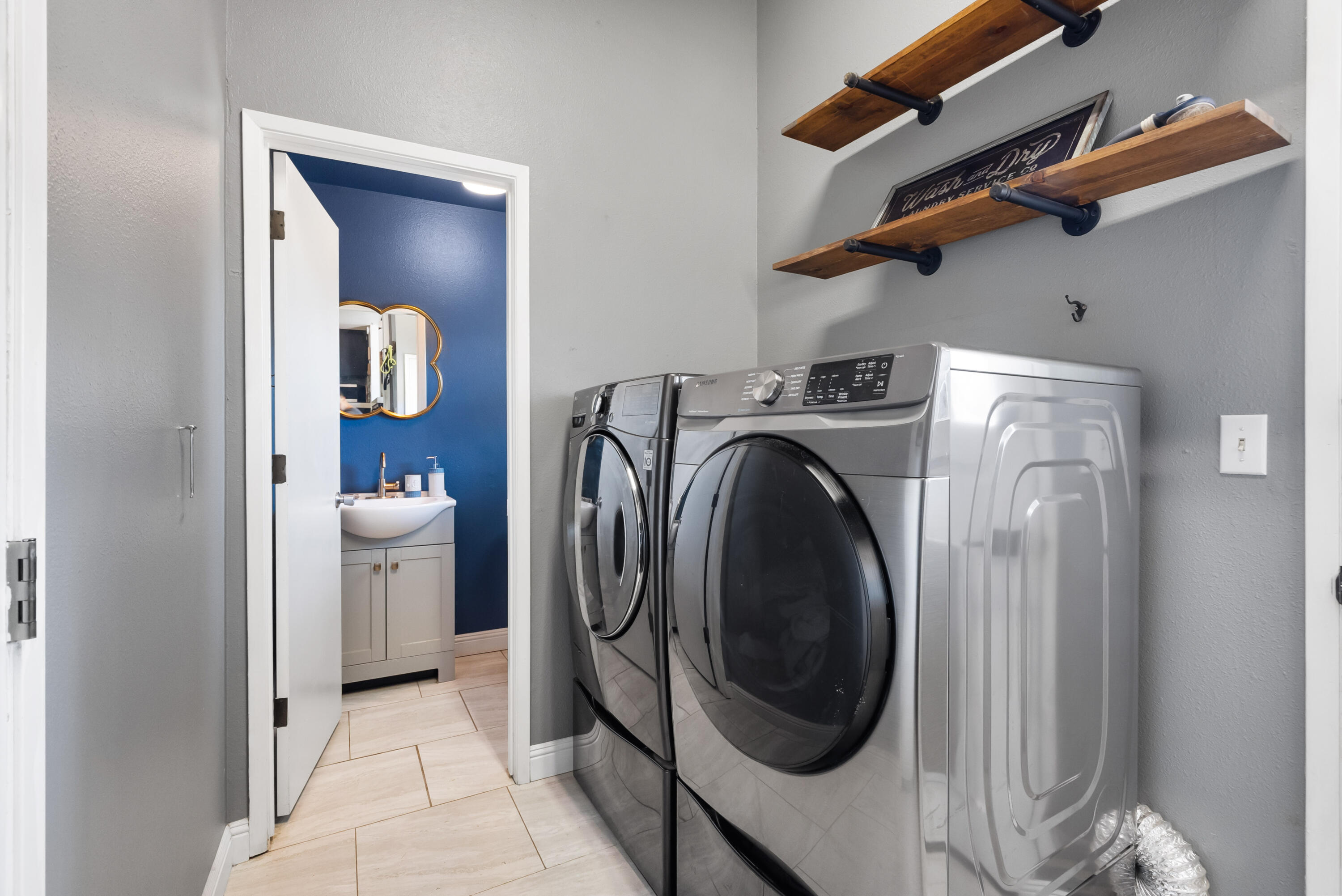 8113 Placer Road Redding, CA 96001 - Photo 24 of 41 Laundry Area