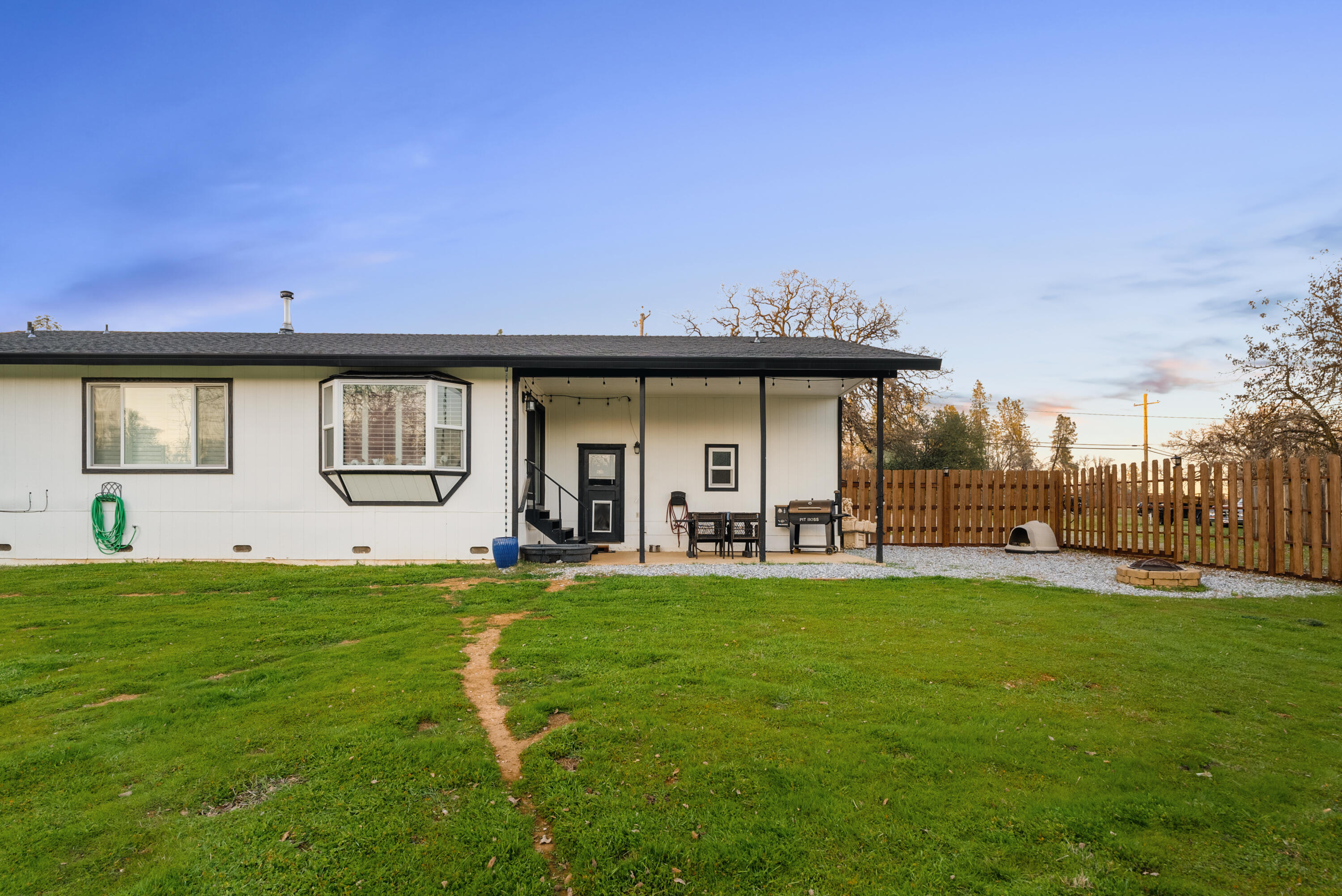 8113 Placer Road Redding, CA 96001 - Photo 26 of 41 Back Patio