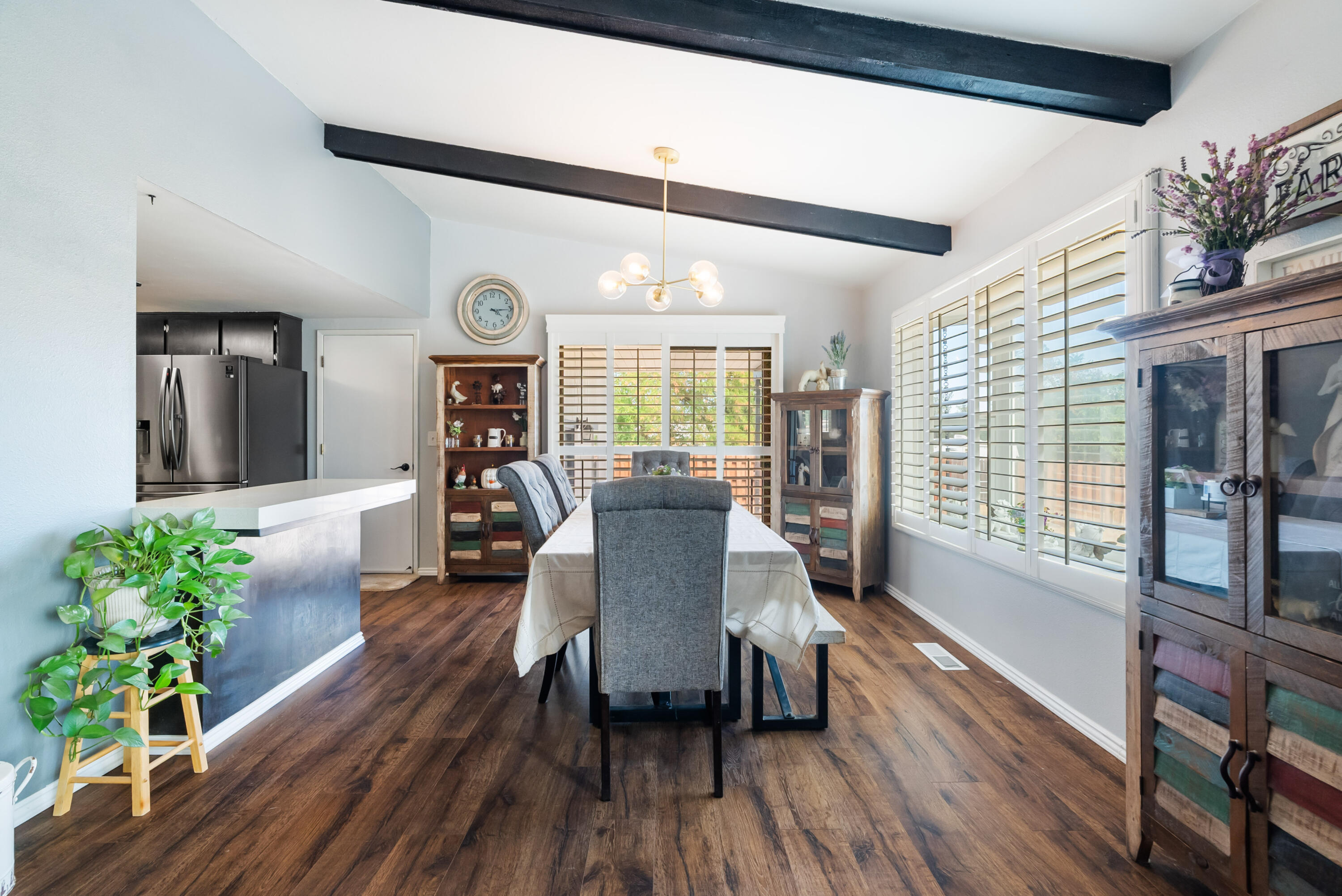 8113 Placer Road Redding, CA 96001 - Photo 6 of 41 Dining Area