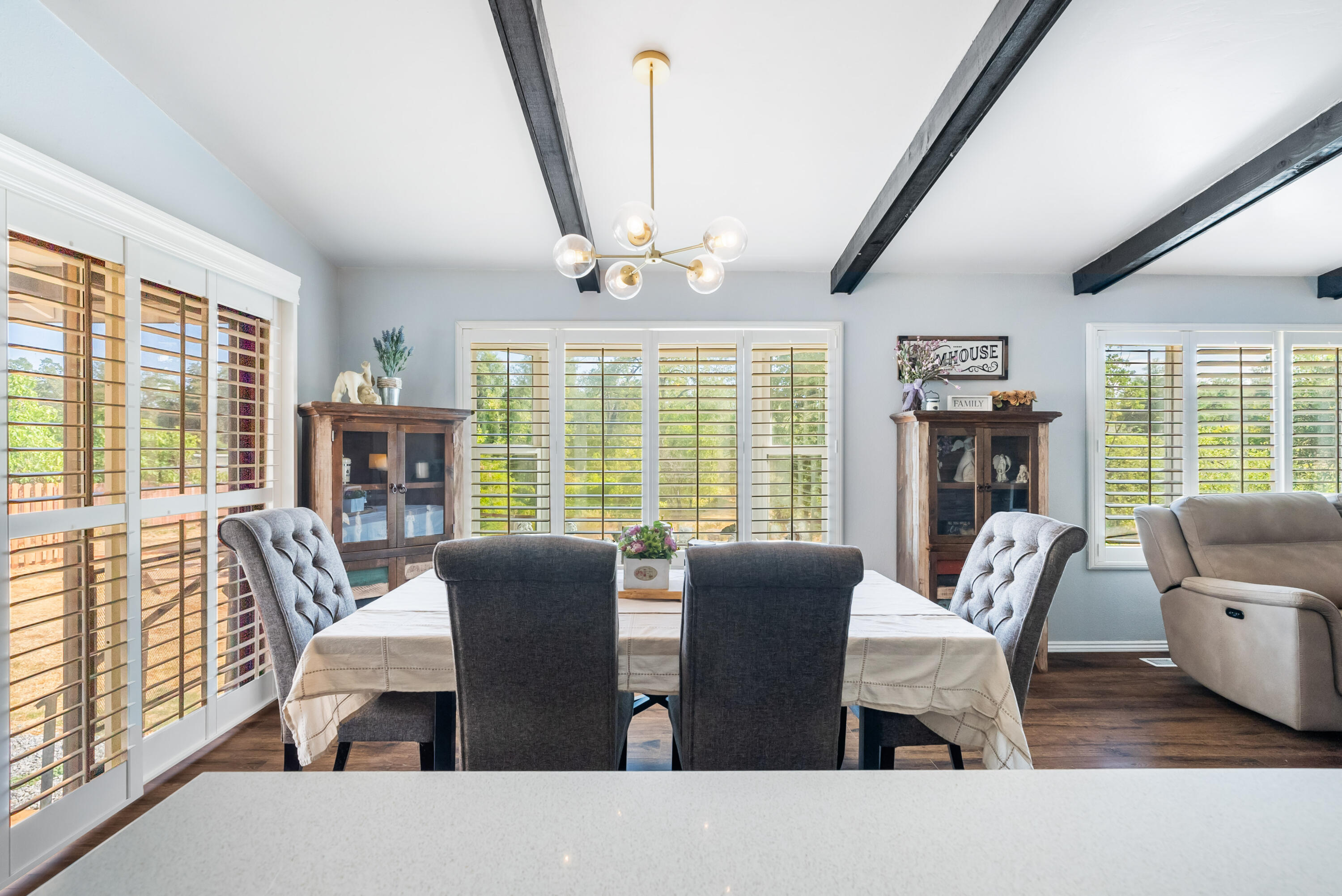 8113 Placer Road Redding, CA 96001 - Photo 7 of 41 Dining Area