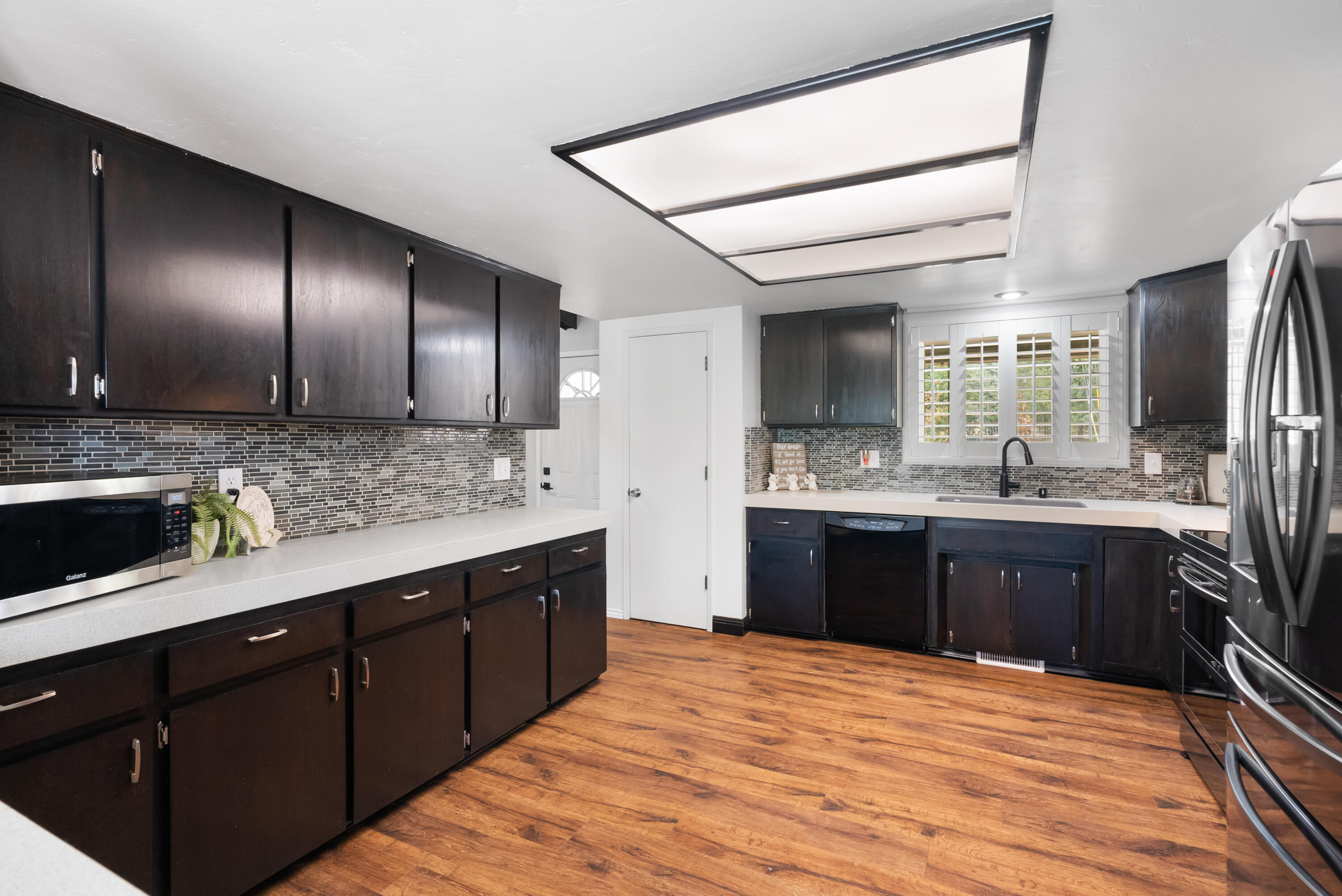 8113 Placer Road Redding, CA 96001 - Photo 9 of 41 Kitchen