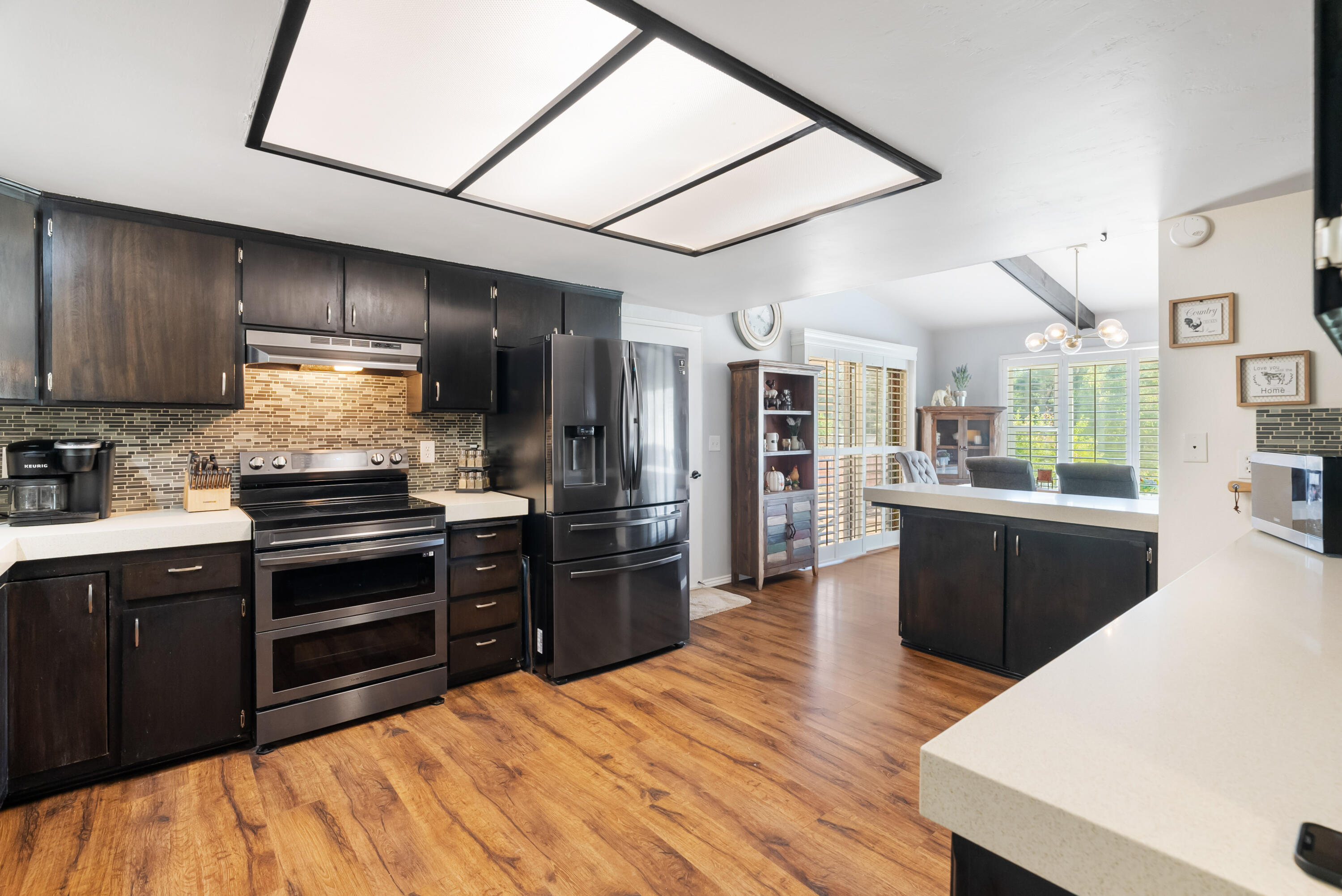 8113 Placer Road Redding, CA 96001 - Photo 10 of 41 Kitchen