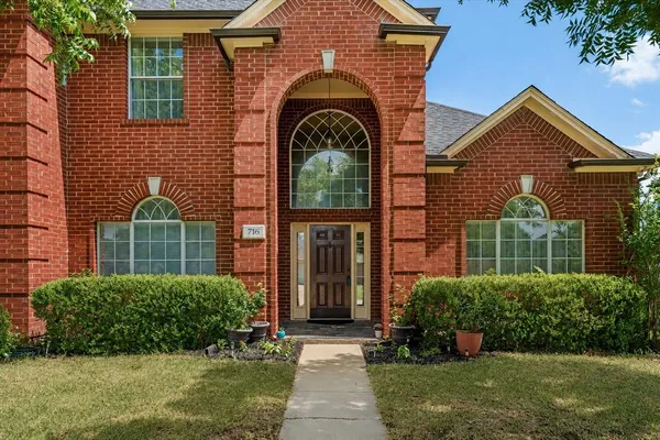 $525,000 | 716 Coal Creek Drive, Mansfield, TX 76063