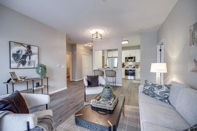 $275,000 | 100 Clydesdale Trail, Unit 115, Hamel, MN 55340