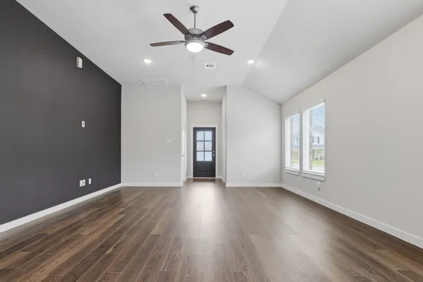 $2,300 | 3318 Trl Vw Drive, Rosenberg, TX 77471