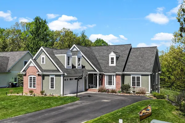 $799,900 | 3595 Yorkshire Drive, Traverse City, MI 49686