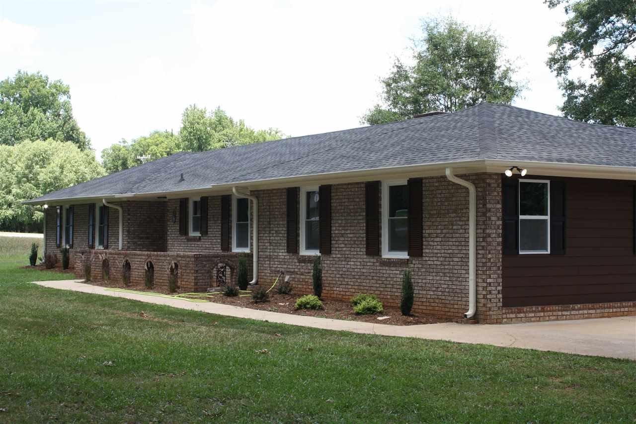 1949 East Blackstock Road Roebuck, SC 29376 - Photo 3 of 36 Gallery Image 3