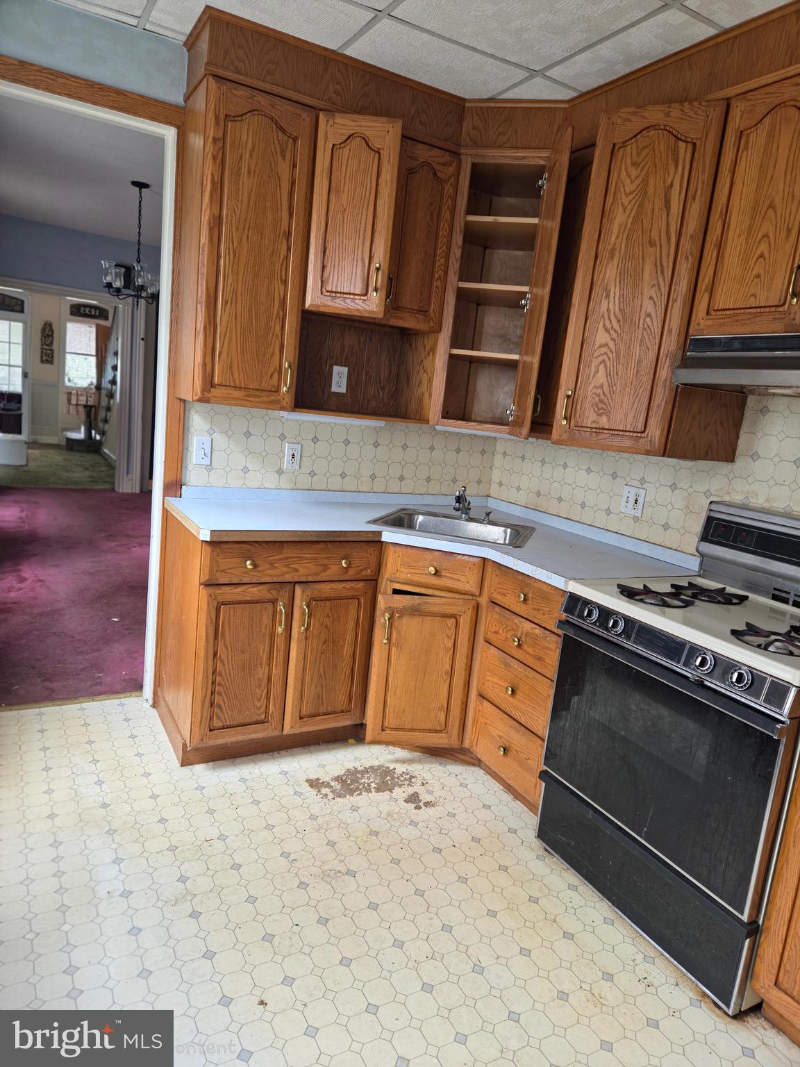 1223 Elm Street Reading, PA 19604 - Photo 4 of 24