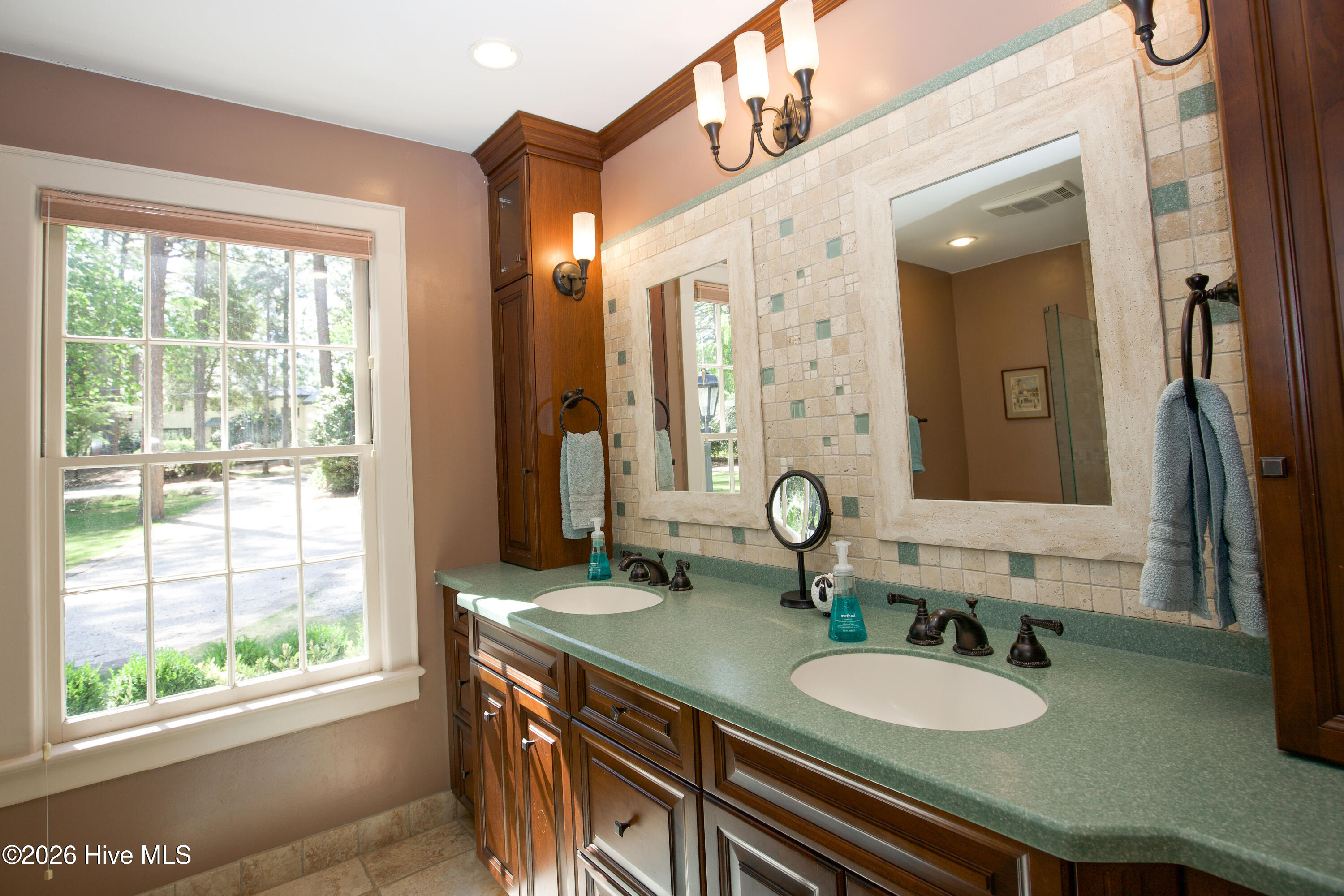 130 Highland Road Southern Pines, NC 28387 - Photo 23 of 48 Primary Bathroom Sinks