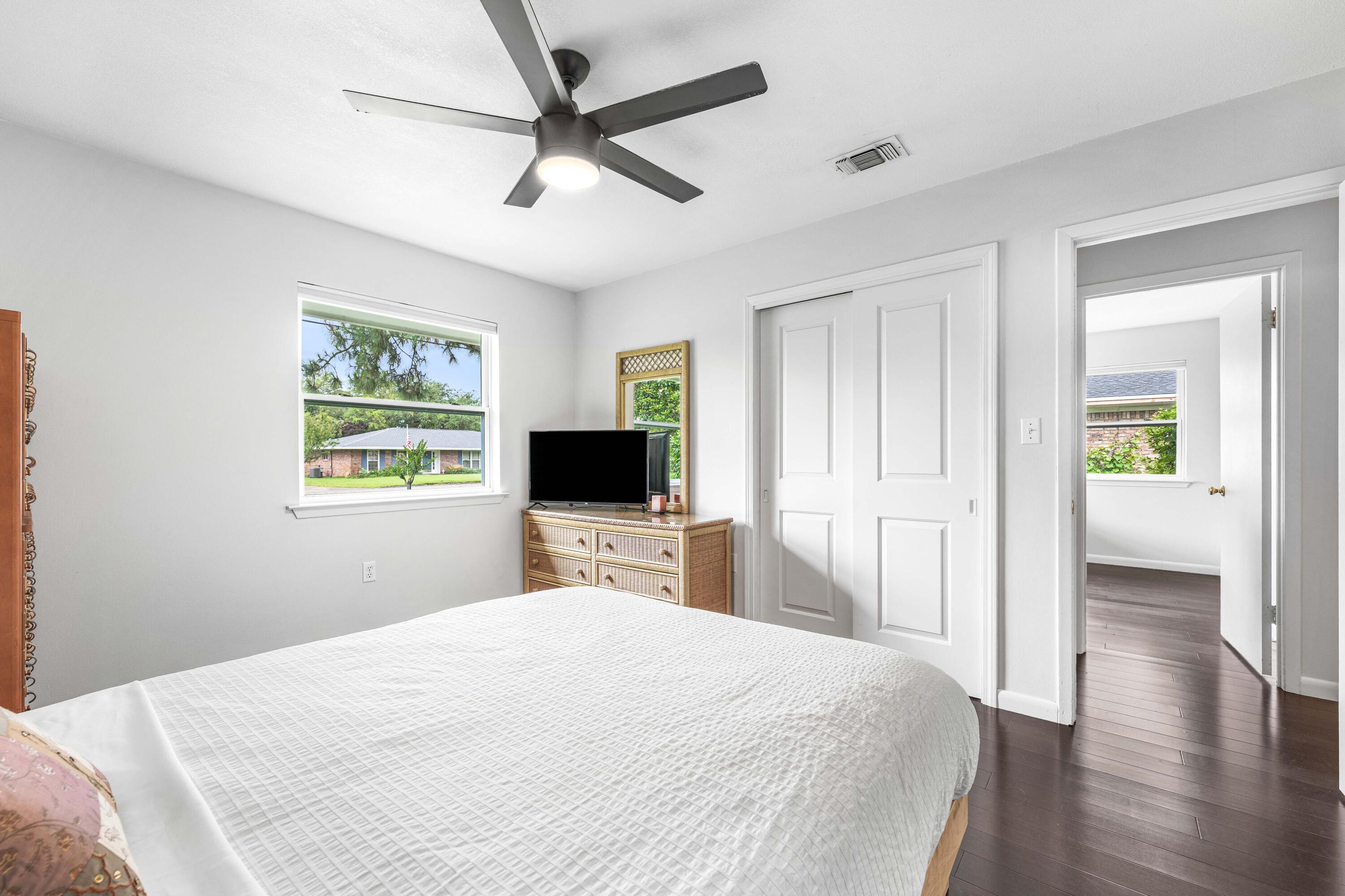 69 Country Club Road Shalimar, FL 32579 - Photo 31 of 53 69 Country Club-8