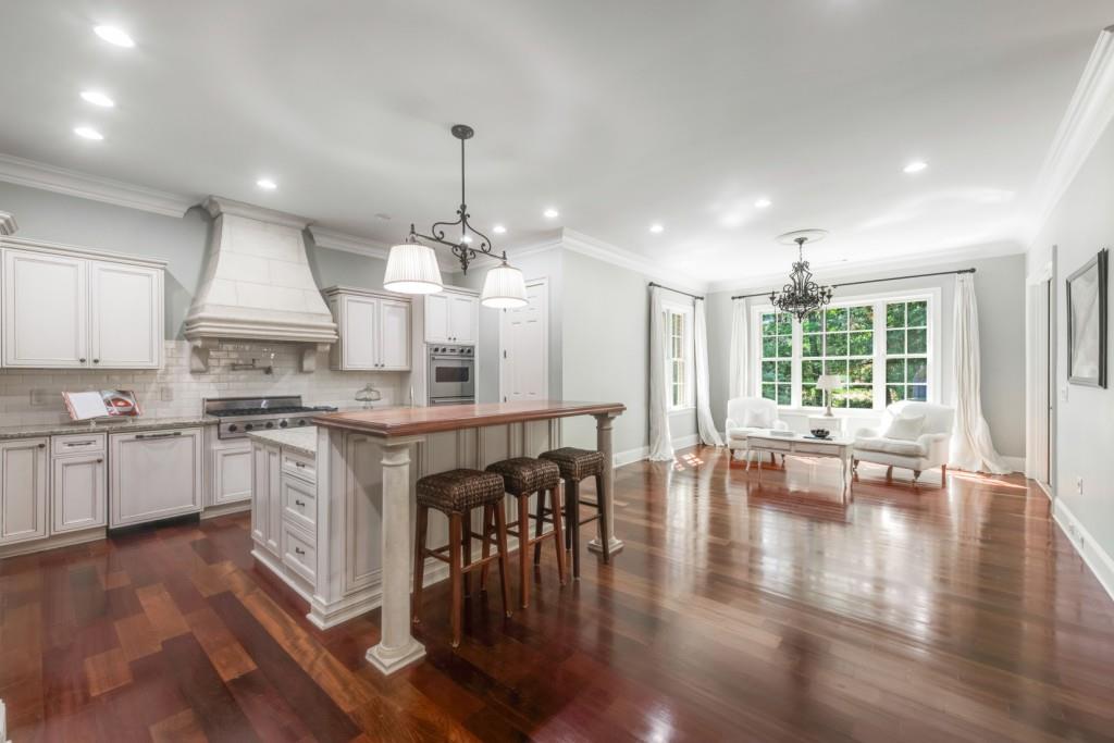 3282 Pinestream Road Northwest Atlanta, GA 30327 - Photo 11 of 54