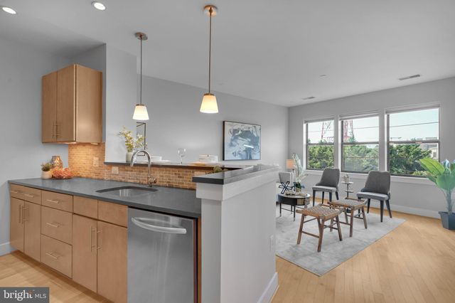 $410,000 | 5201 Wisconsin Avenue Northwest, Unit 402, Washington, DC 20015