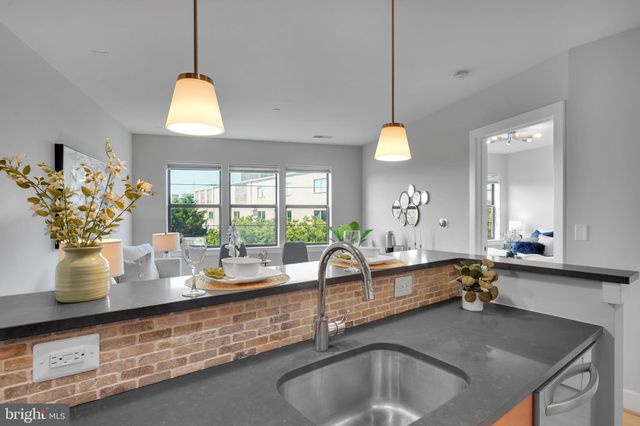 $410,000 | 5201 Wisconsin Avenue Northwest, Unit 402, Washington, DC 20015