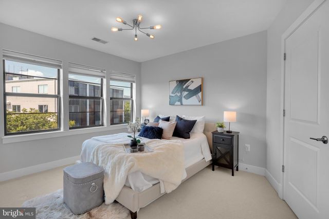$410,000 | 5201 Wisconsin Avenue Northwest, Unit 402, Washington, DC 20015