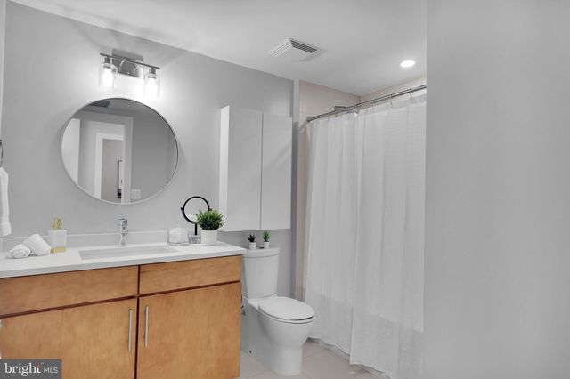 $410,000 | 5201 Wisconsin Avenue Northwest, Unit 402, Washington, DC 20015