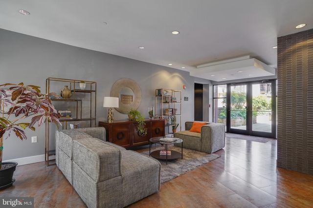 $410,000 | 5201 Wisconsin Avenue Northwest, Unit 402, Washington, DC 20015