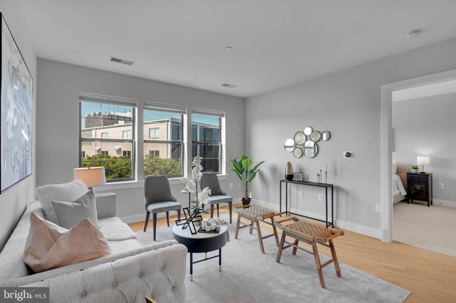 $410,000 | 5201 Wisconsin Avenue Northwest, Unit 402, Washington, DC 20015