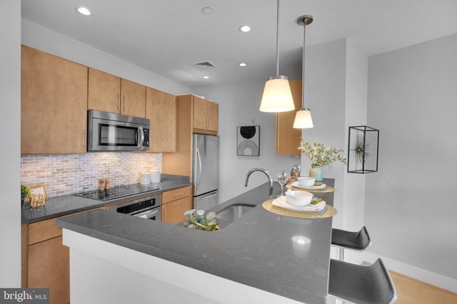 $410,000 | 5201 Wisconsin Avenue Northwest, Unit 402, Washington, DC 20015