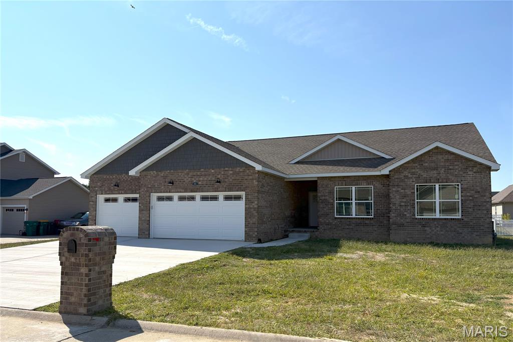 201 Adderly Lane Millstadt, IL 62260 - Photo 2 of 37