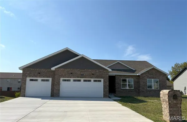 $449,000 | 201 Adderly Lane, Millstadt, IL 62260