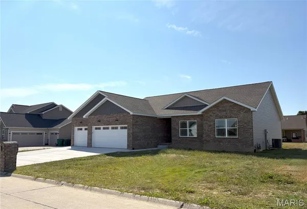 $449,000 | 201 Adderly Lane, Millstadt, IL 62260
