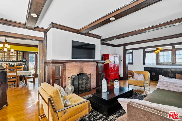 $1,100,000 | 2647 Raymond Avenue, Los Angeles, CA 90007