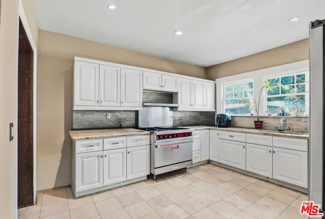 $1,100,000 | 2647 Raymond Avenue, Los Angeles, CA 90007