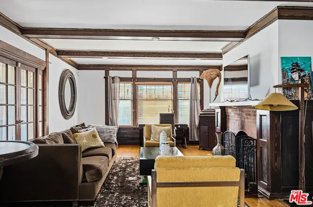 $1,100,000 | 2647 Raymond Avenue, Los Angeles, CA 90007