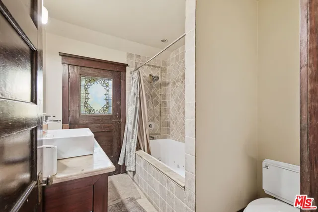 $1,100,000 | 2647 Raymond Avenue, Los Angeles, CA 90007