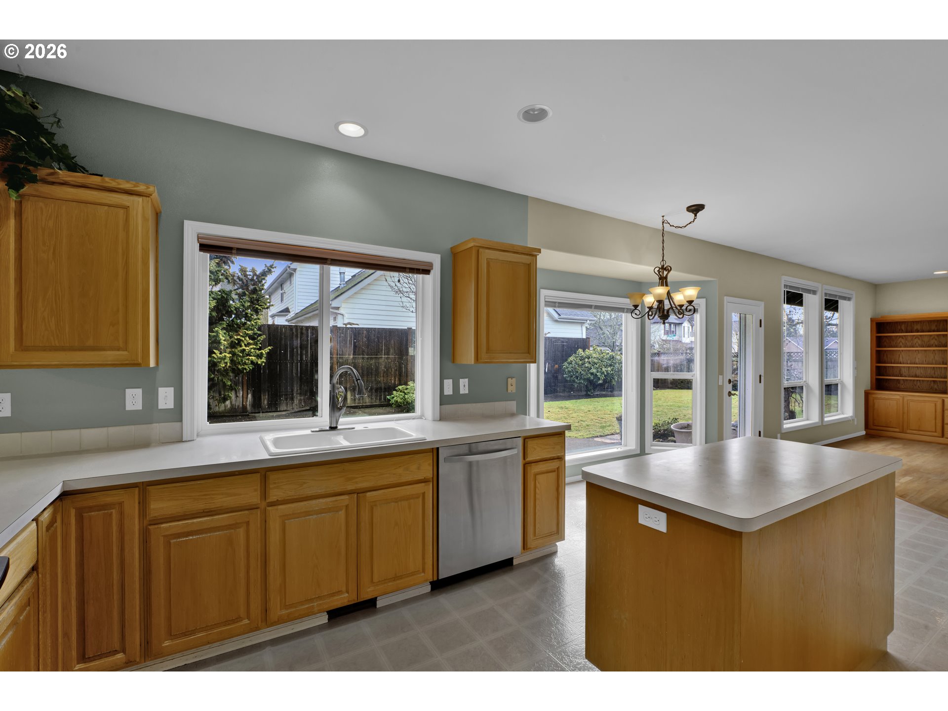 223 Beringer Court Eugene, OR 97404 - Photo 17 of 48 a kitchen with counter top space